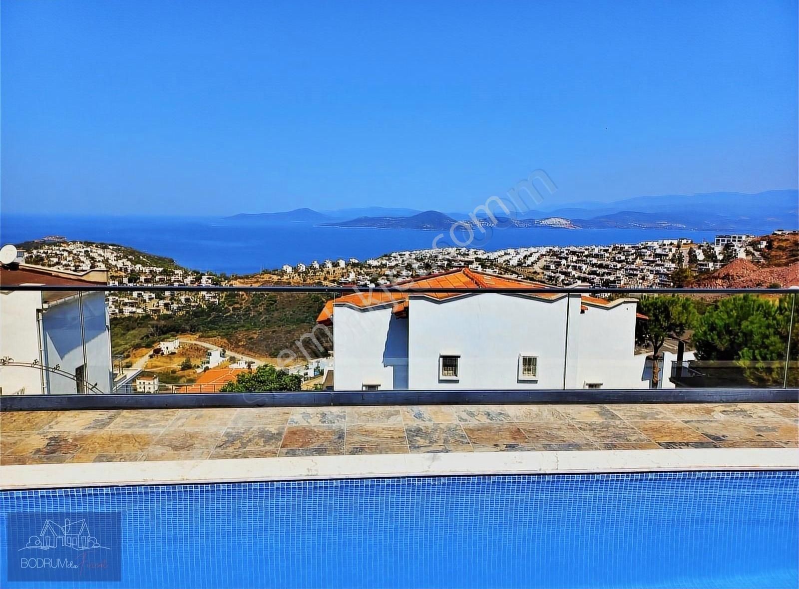 Bodrum Boğaziçi Deniz Manzaralı Özel Havuz Plaj Satılık Villa