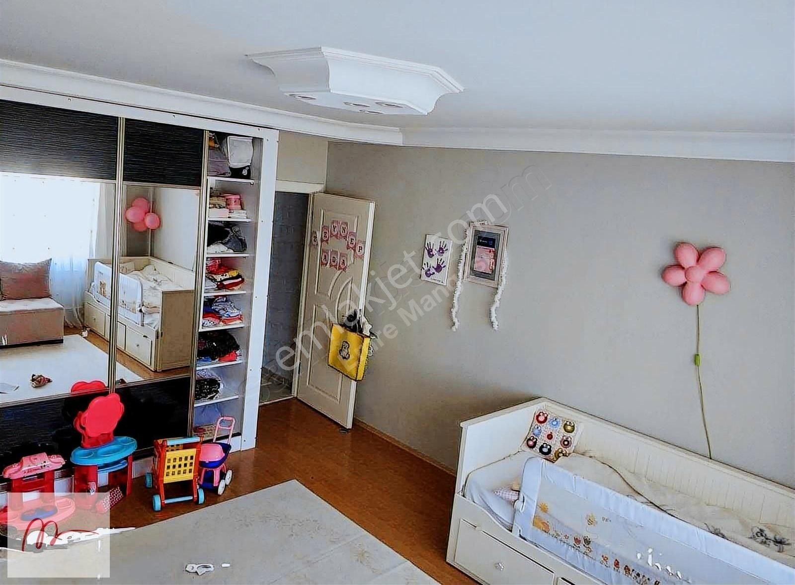 Sutek Evlerinde Metroya 1 Dk Yürüme Mesafeli Kiralık Daire