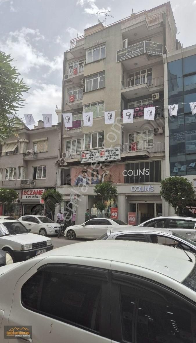 Özgün Gm'den Çarşı Merkezde Kurumsala Kiralık 3 Katlı Dükkan