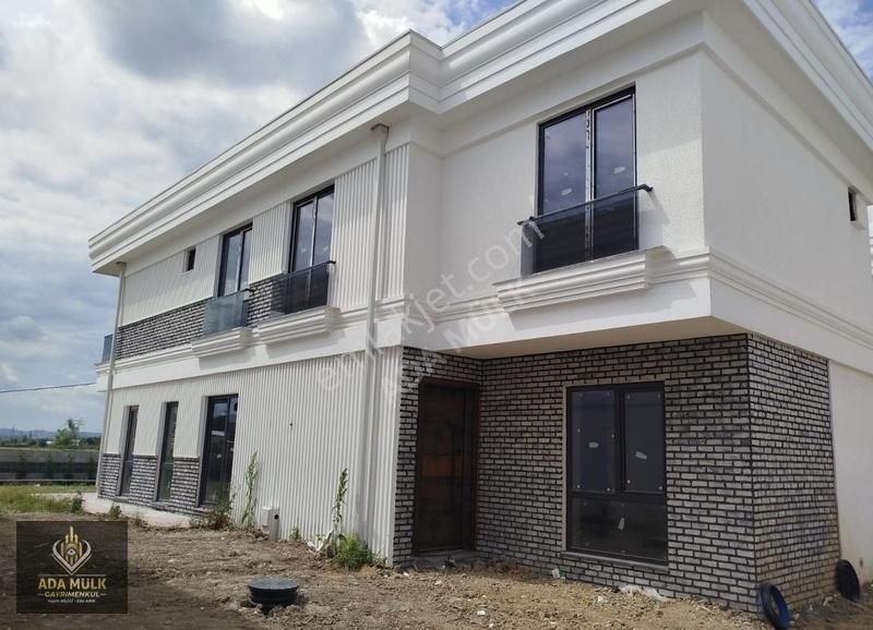 Akıllı Ev,ısıtmalı Havuzlu,site İçi Ultra Lüks Kiralık 5+1 Villa