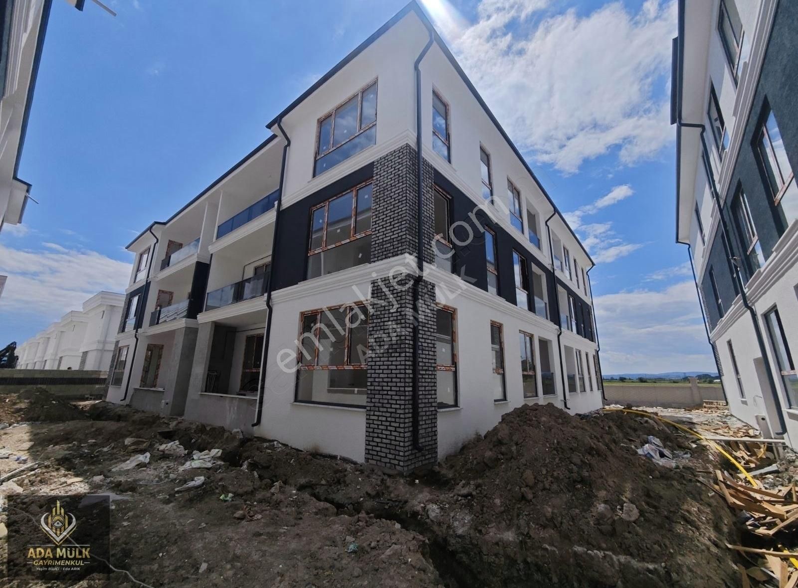 2 Banyolu, Çamaşır Odalı, Yerden Isıtmalı 3+1 Yeni Nesil Daire