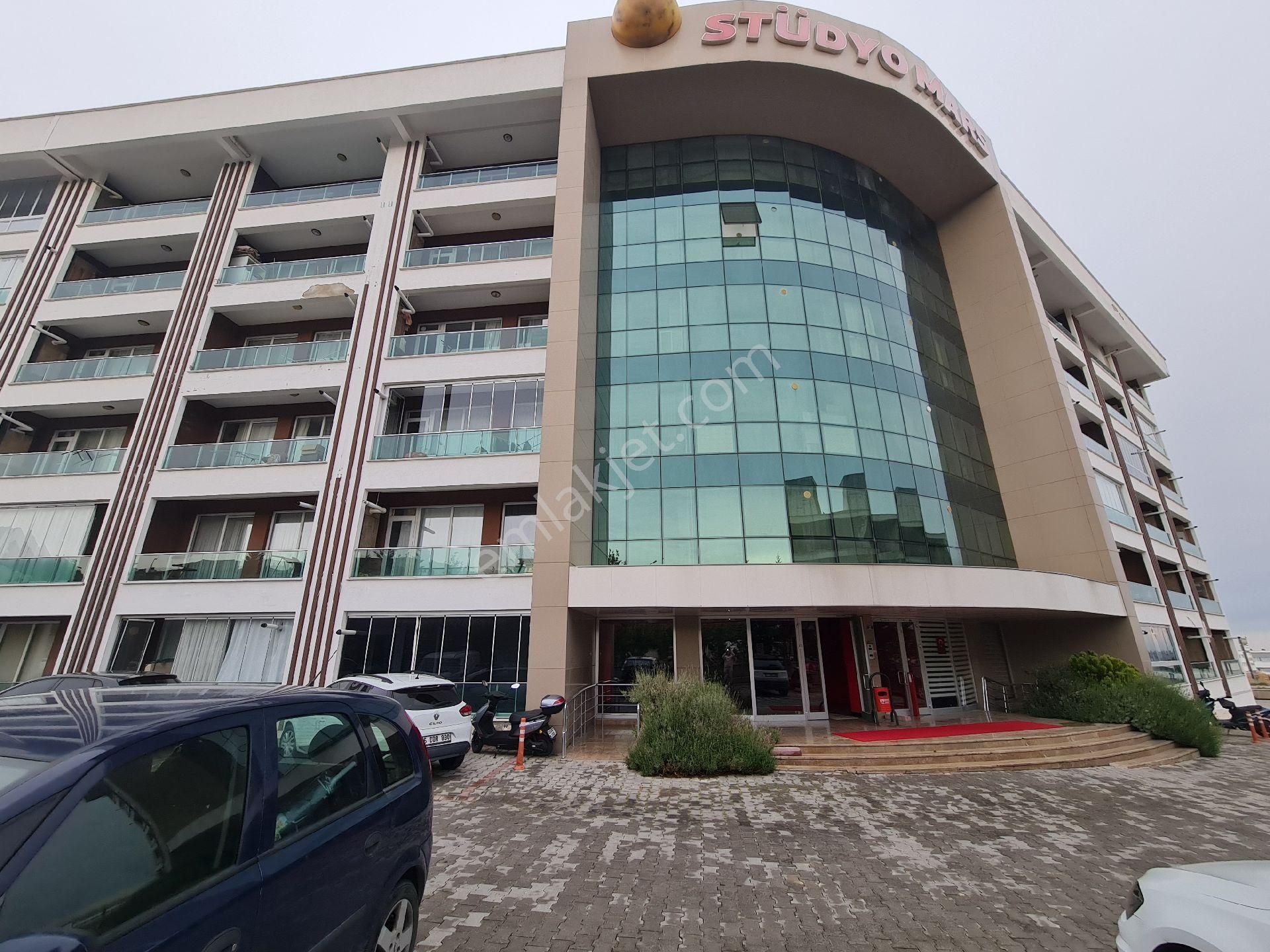 Uğur Emlak'tan Stüdyo Mars Sitesinde 1+1 Eşyalı Kiralık Stüdyo Daire