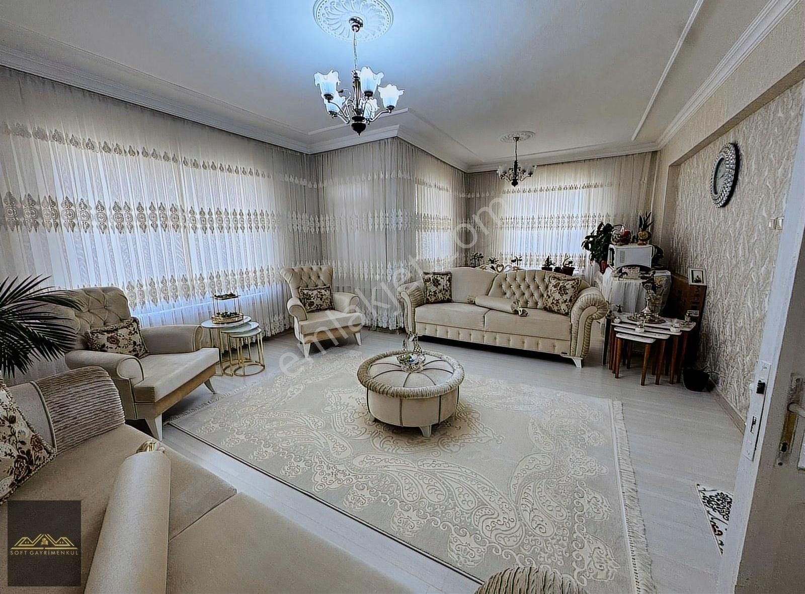 Soft'tan Gazikent'de Cadde Üstü Bakımlı 2+1 Daire!!!