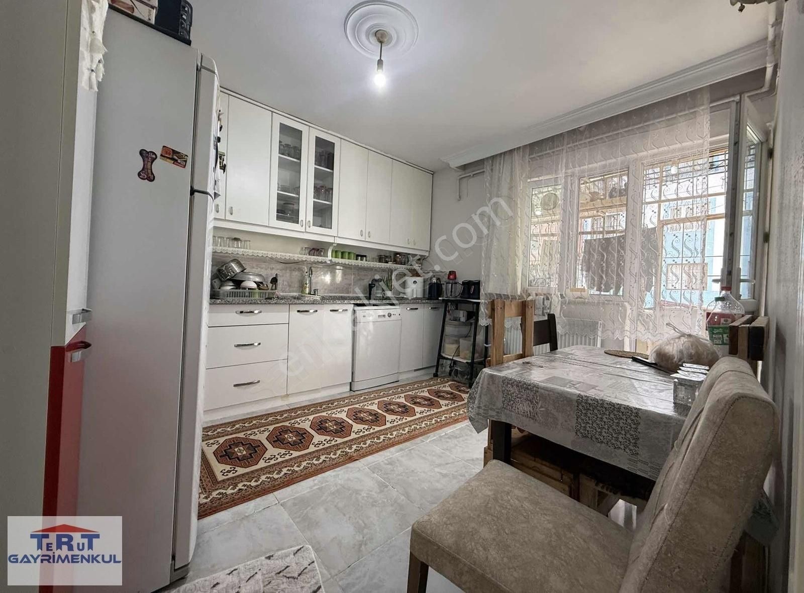 Manisa Arda Mahallesi'nde Satılık 3+1 Adaiçi Otoparklı Daire