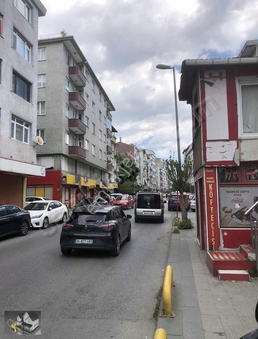 Bora Emlak'tan 2+1 Kiralık Daire