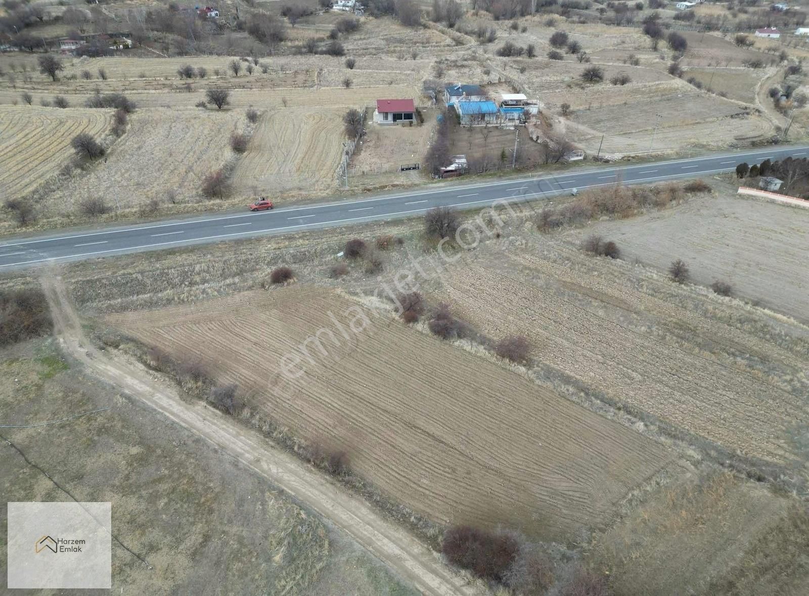 [hg] Pertek Yolunda Yola Sıfır 2522m2 Yatırımlık Tarla