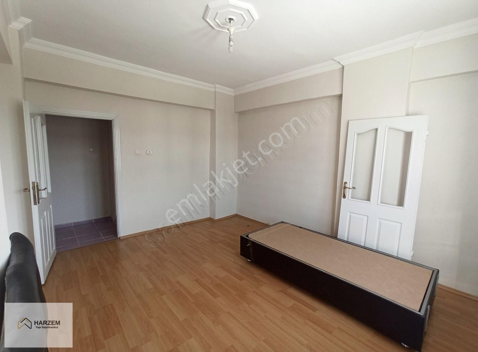 Harzem Gayrimenkulden Salıbaba Mah. 3+1 Satılık Daire
