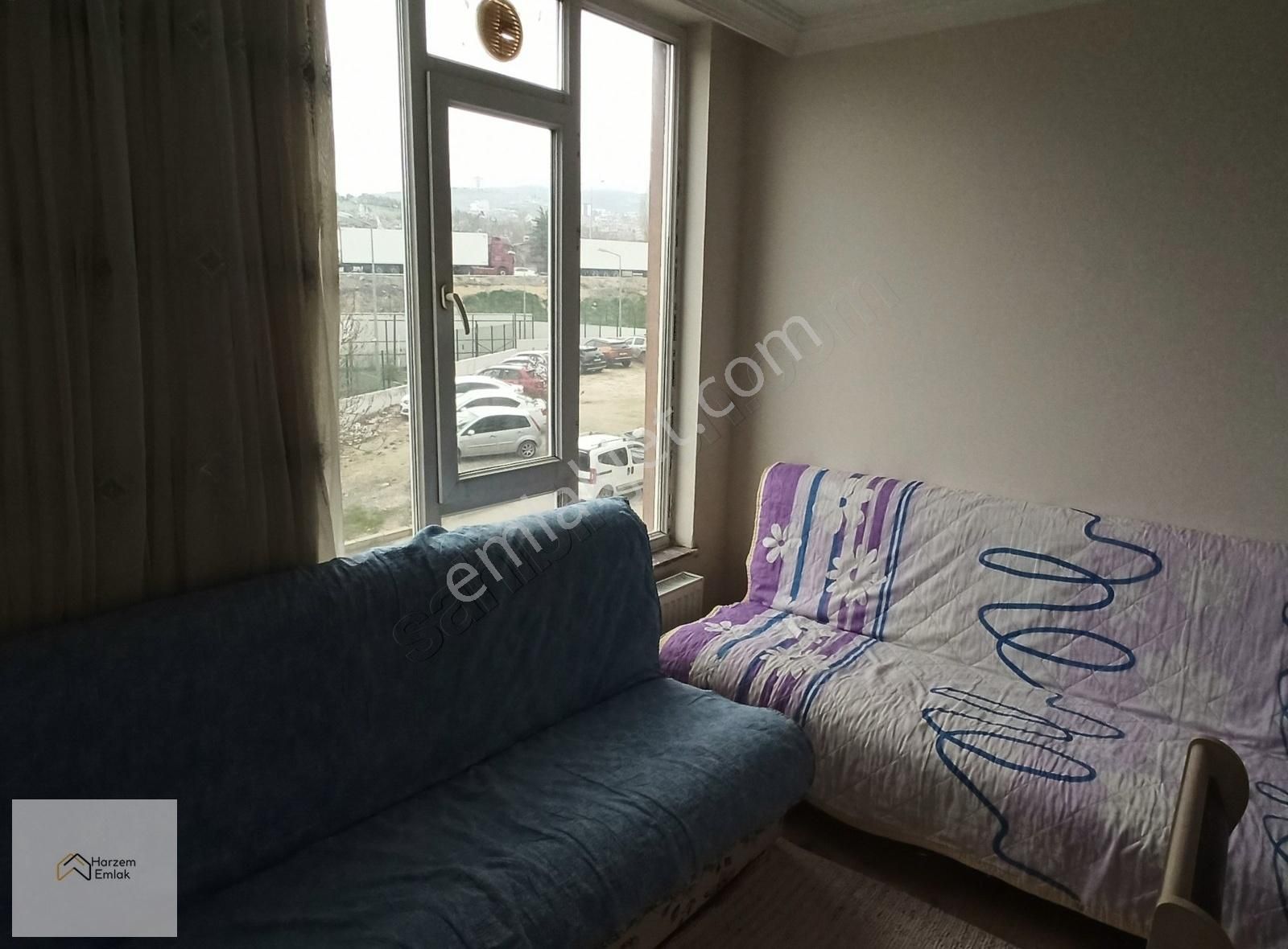 Harzem Gayrimenkulden Üniversite Mah. 1+1 Eşyalı Kiralık Daire