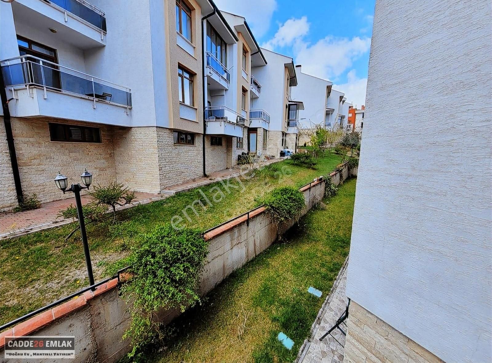 Cadde26'dan 220mt² Harika Konum'da 5+2 Villa