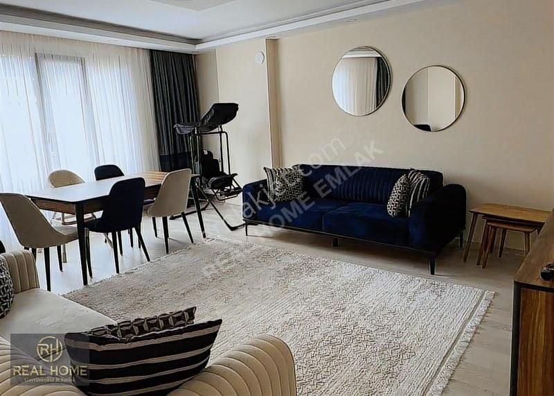 Halkalı Bezirganbahçe'de Ulaşıma Yakın,geniş 2+1 Satılık Daire