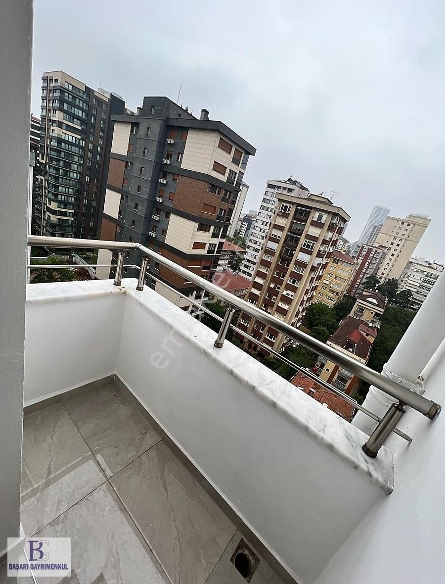 Başarı'dan Caddeye 9. Binada 170 M2 4+1 Çift Balkonlu Şömineli