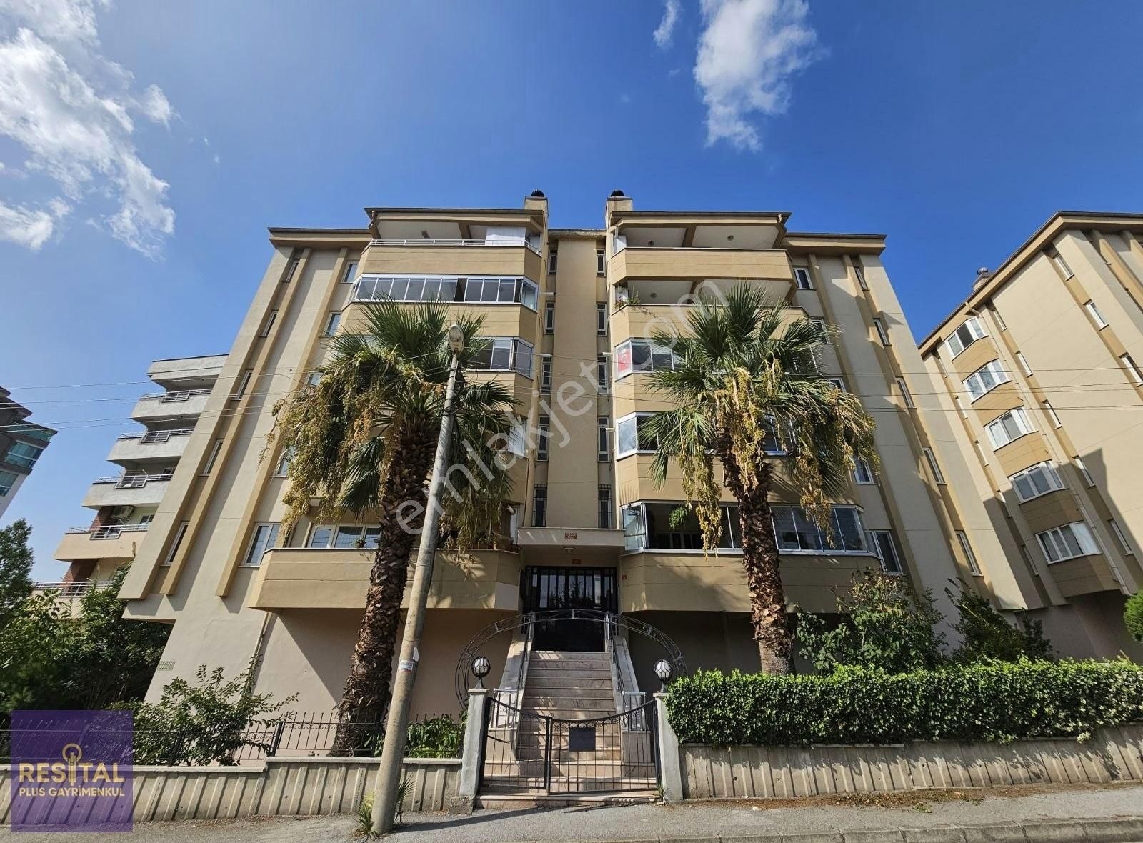 Cumhuriyet Mh. Hasan Uslu Sitesi Satılık 3+1 Daire
