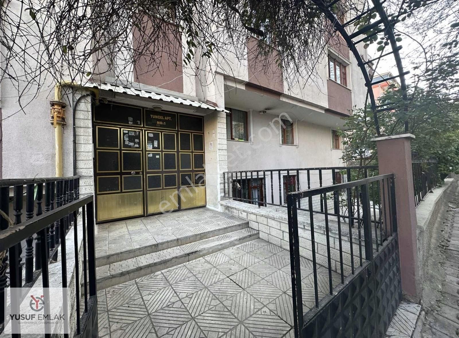 Yusuf Emlak'tan Gazide Satılık Bahçe Kat 2+1 Daire
