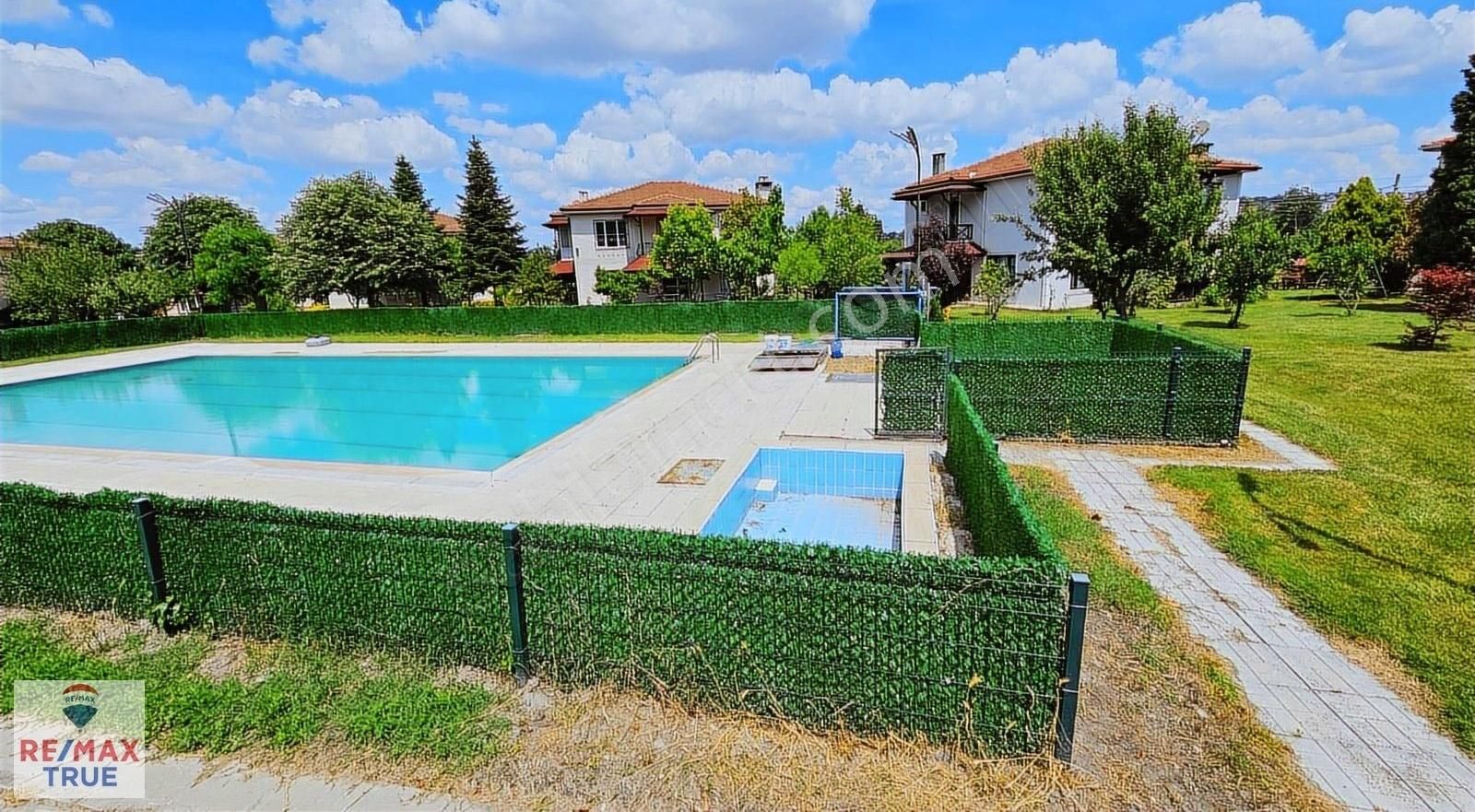 Satılık Site İçi Eşyalı Süper Villa
