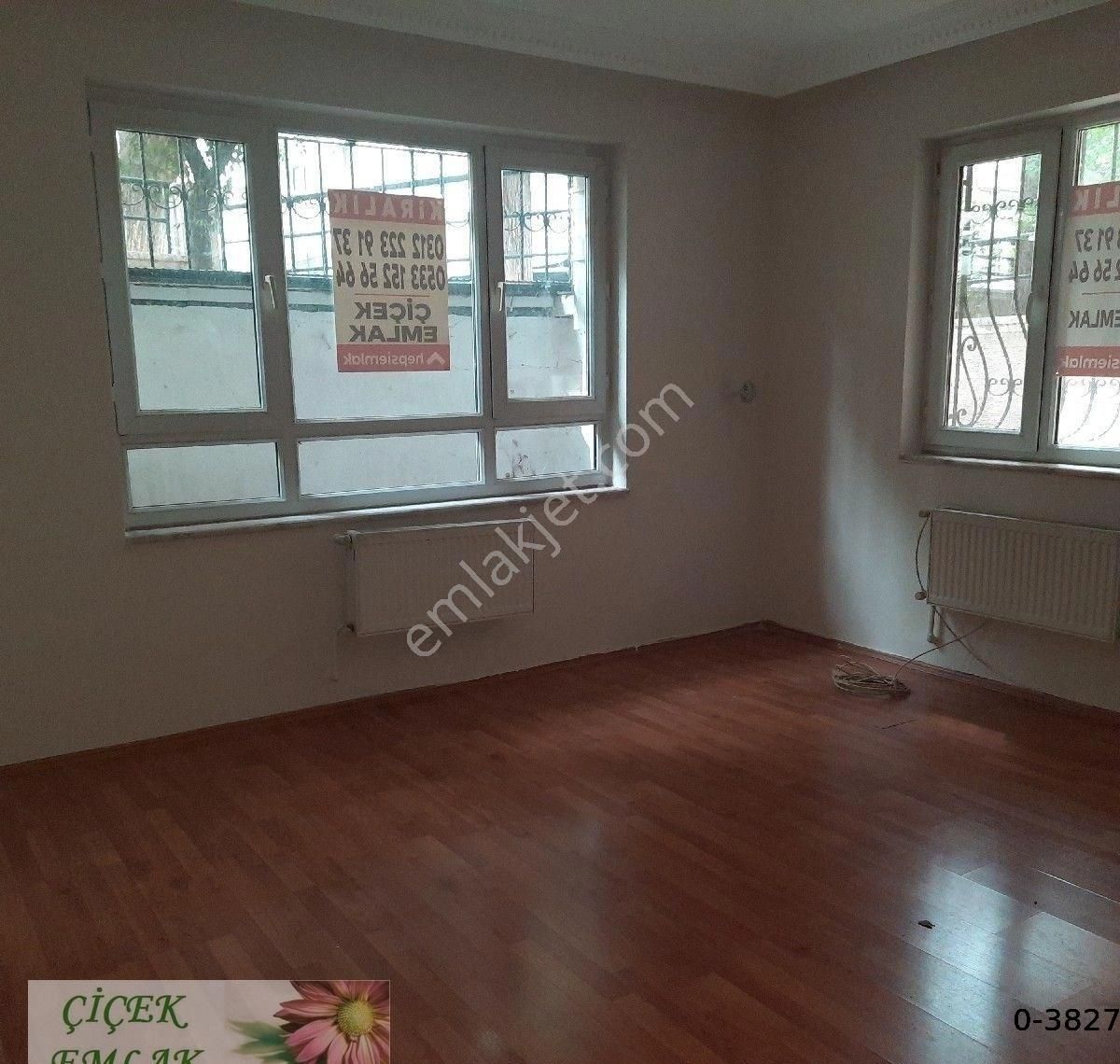 Çiçek Emlak'tan Emek 20 Sokakta Kombili Kiralık Daire