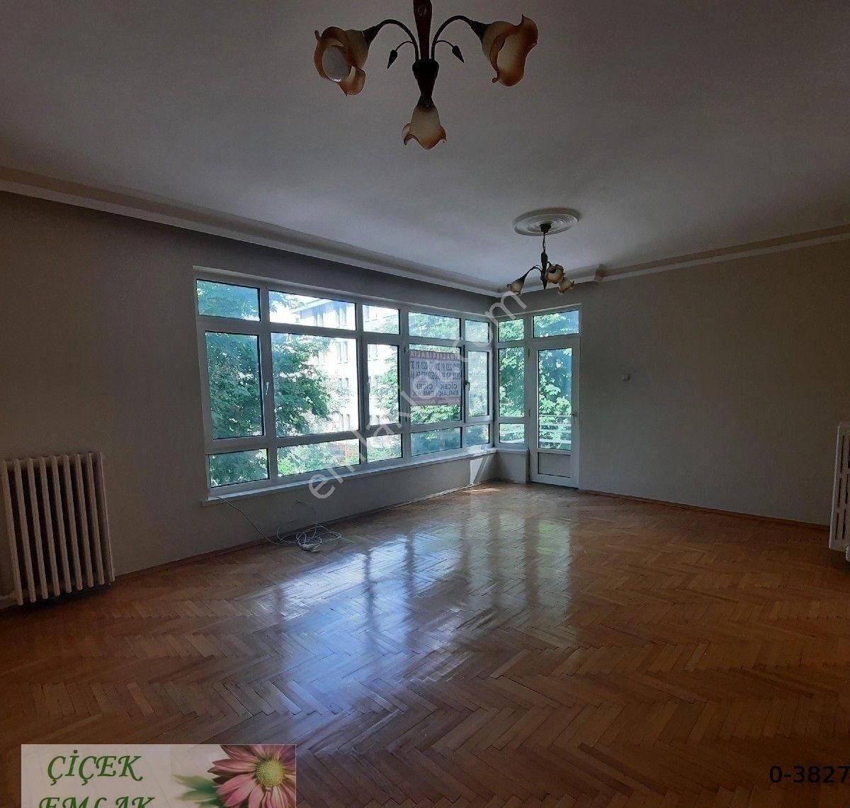 Çiçek'ten Emek'te Katta Kombili Kiralık Daire