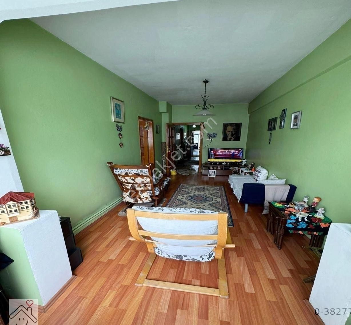 Avcılar Denizköşklerde Deniz Manzaralı Yatırımlık Ve Oturuma Uygun Mükemmel Daire