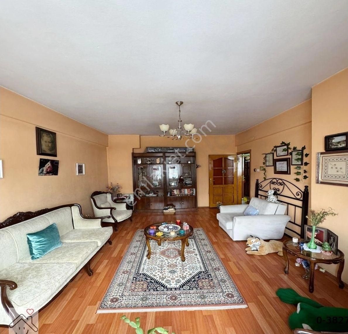 Avcılar Denizköşklerde Deniz Manzaralı Yatırımlık Ve Oturuma Uygun Mükemmel Daire - Görsel 3