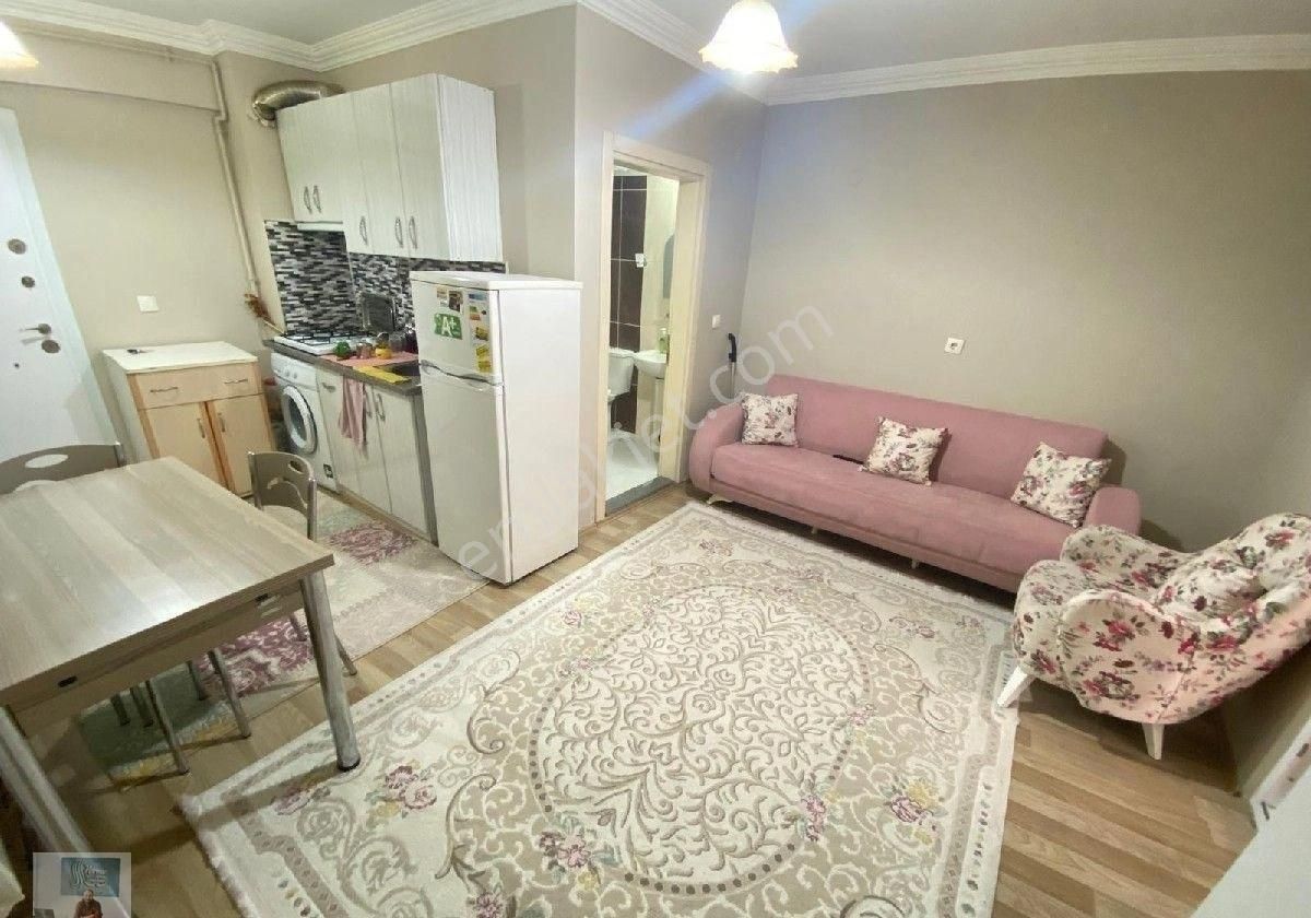Küçük Çarşıda Satılık 1+1 Apart