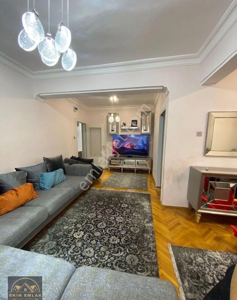 Ekin Emlak'tan Kuşadası Sokak'ta Satılık 2+1 Daire