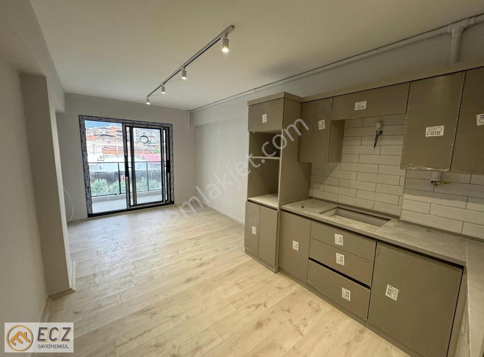 Ecz Gayrimenkul Den Satılık 2+1 Daire Kurtuluş Mh