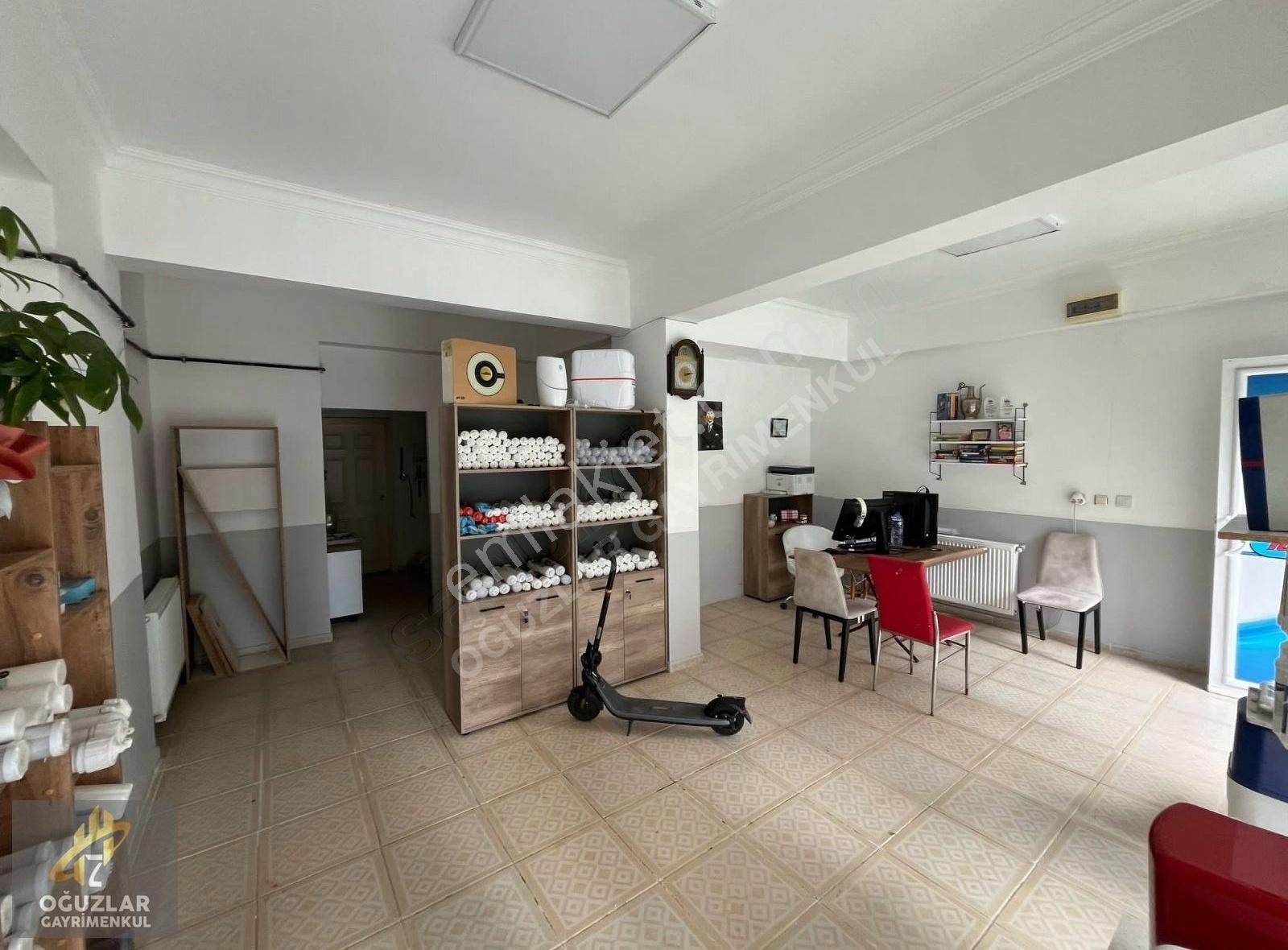 Oğuzlar'dan__yenikent'te Okul Yanında 60m2 + 30m2 Depolu Dükkan