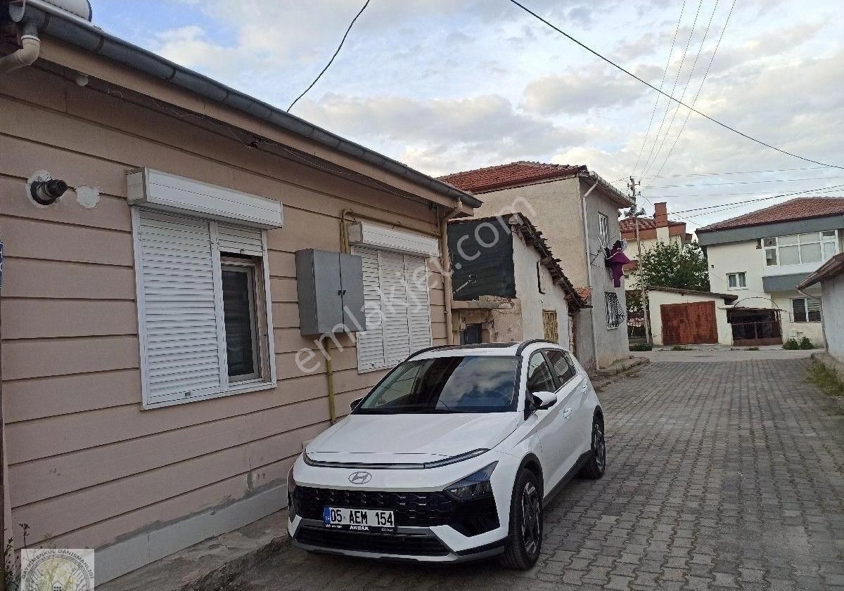 Yuvam Emlaktan Mahzen Hafız Sokakta 3 Kata İmarlı Satılık Müstakil Ev