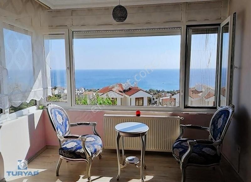 Büyükçekmece Güzelce Mah. Site İçinde Deniz Manzaralı Villa