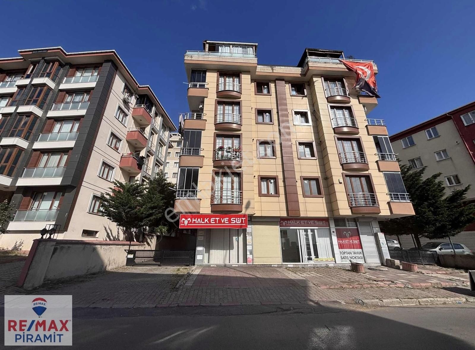 (boş) Zümrütevlerde Metroya Yakın, Kat Mülkiyetli 3+1 Daire!