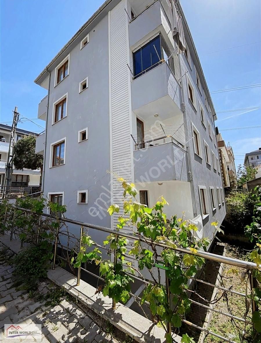 Tek Yetkili Metroya Yakın Eşyalı İskanlı Bahçe Katı 1+1