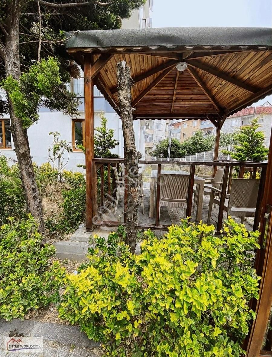 Site İçerisinde Satılık 3 + 1 Ara Kat Balkonlu Daire
