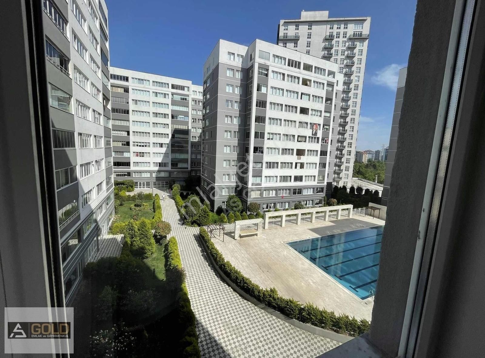 Esenkent Parkcity Evleri Sitesi Yüzme Havuzlu 97m2 Balkonlu 1+1