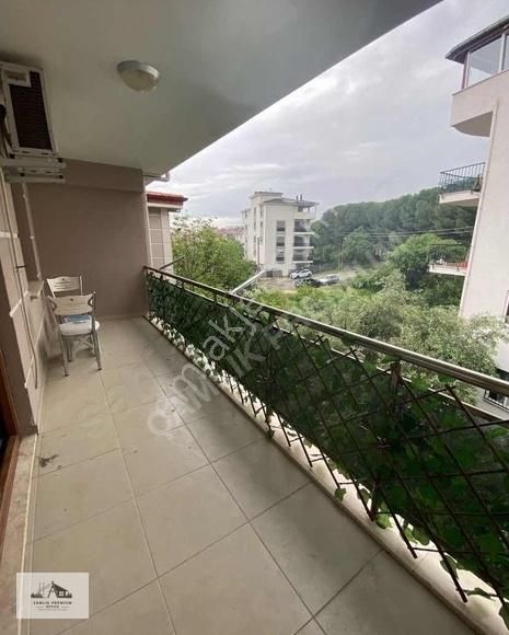 Üniversiteye Yakın Arakat Balkonlu Apart