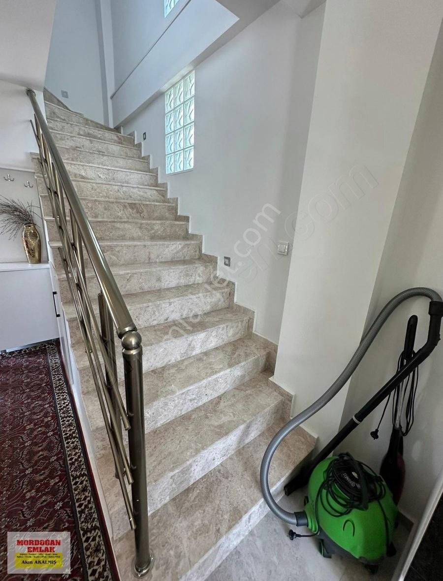 Mordoğan Emlaktan Denize 200 Mt Eşyalı 3+1 Kiralık Sıfır Villa
