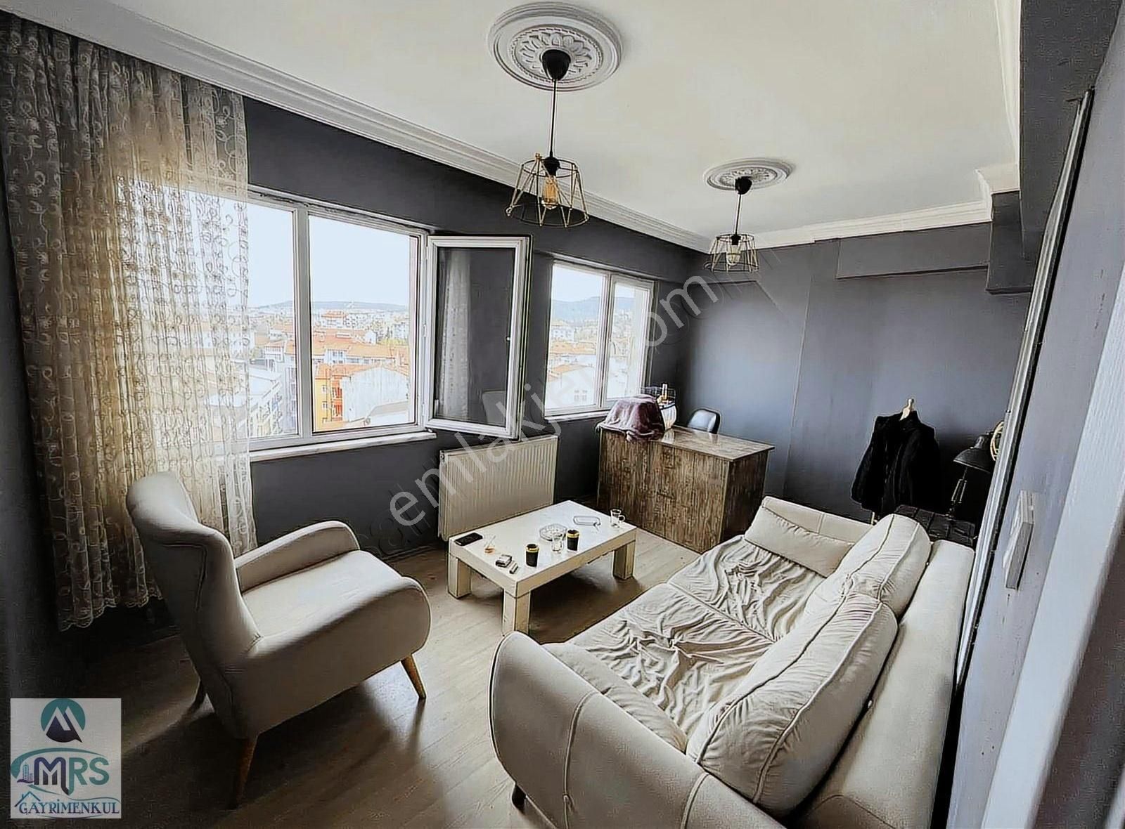 Mrs'den Cafeler Caddesinde Satılık Dublex Daire