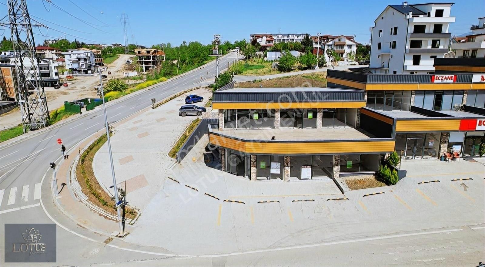 Başiskele Ticaretin Kalbinde Bucadde Plus'ta Fırsat Köşe Dükkan