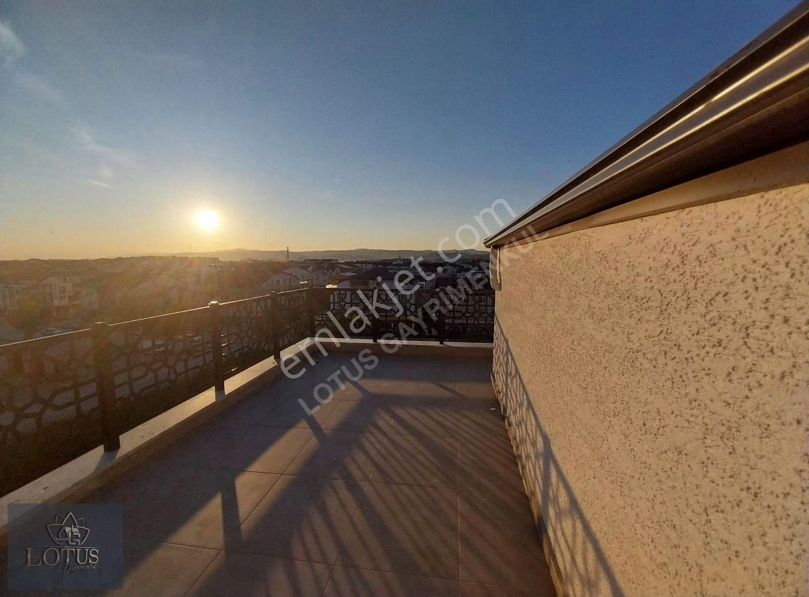 Kartepe Fsm Full Kredili 3+1 165 M2teraslı Dubleks Daire