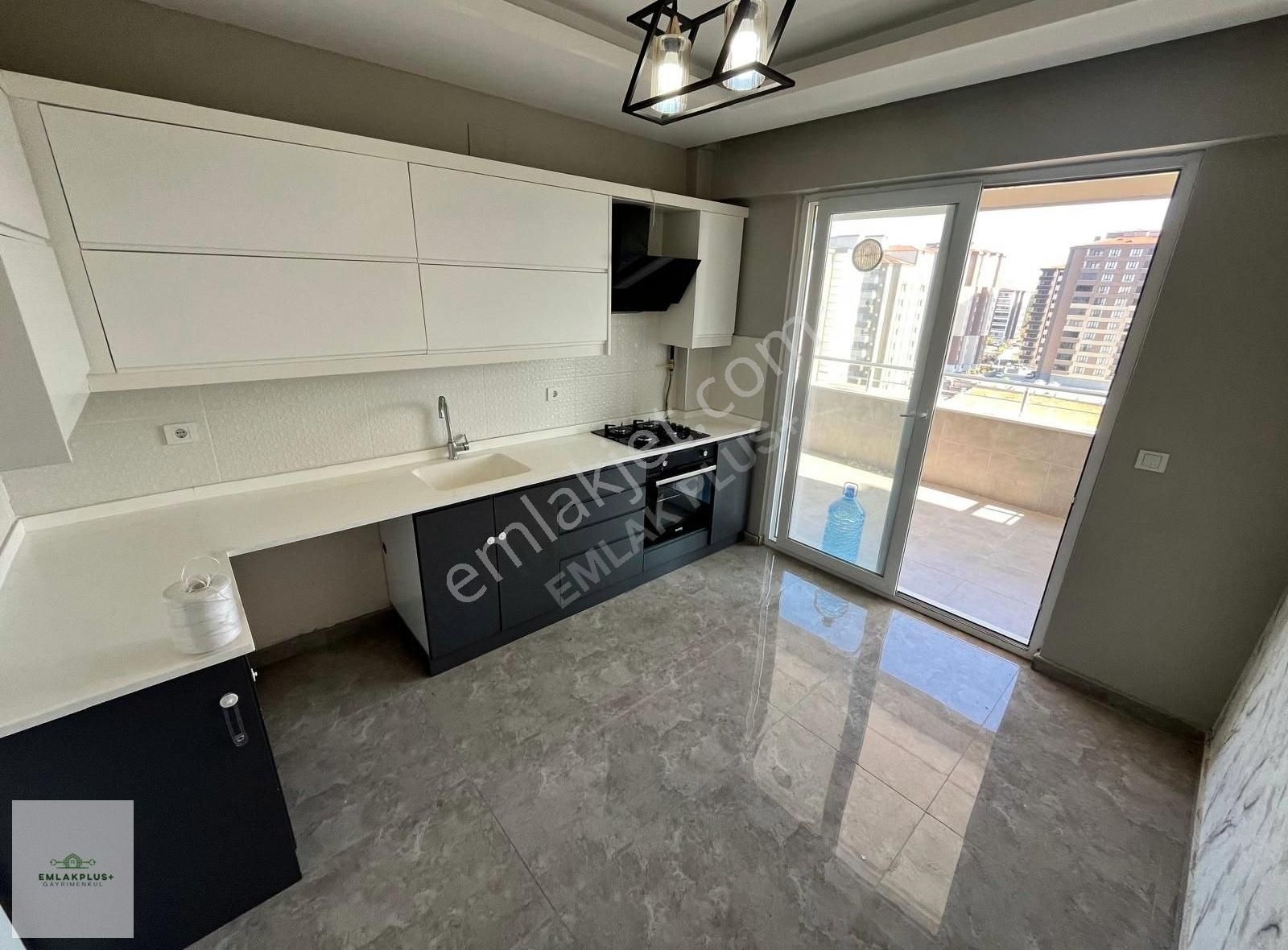 Emlak Plus'tan Alpaslan Da Ultra Lüks Kiralık Göbek Daire