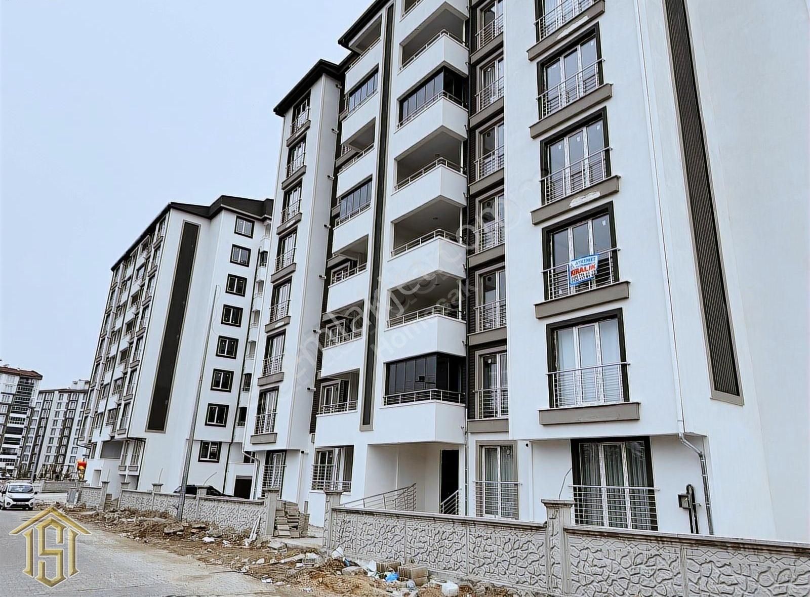 Cevherdudayev'de Satılık Manzaralı 3+1 Daire