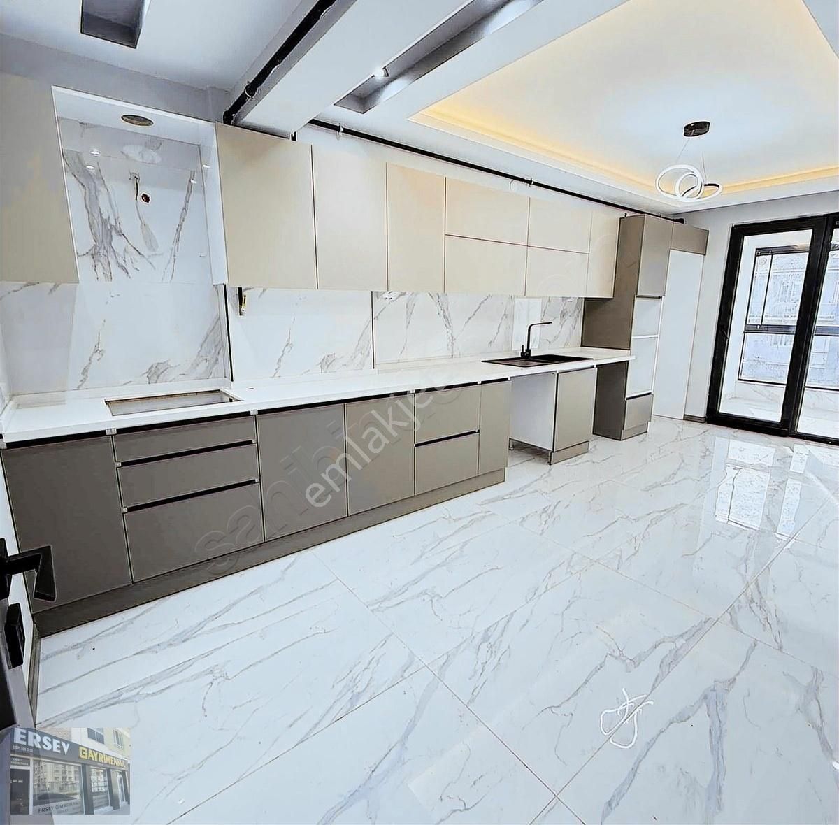 Ersev'den Tombakzade Cad.yakını 156 M2 İskanlı 3+1