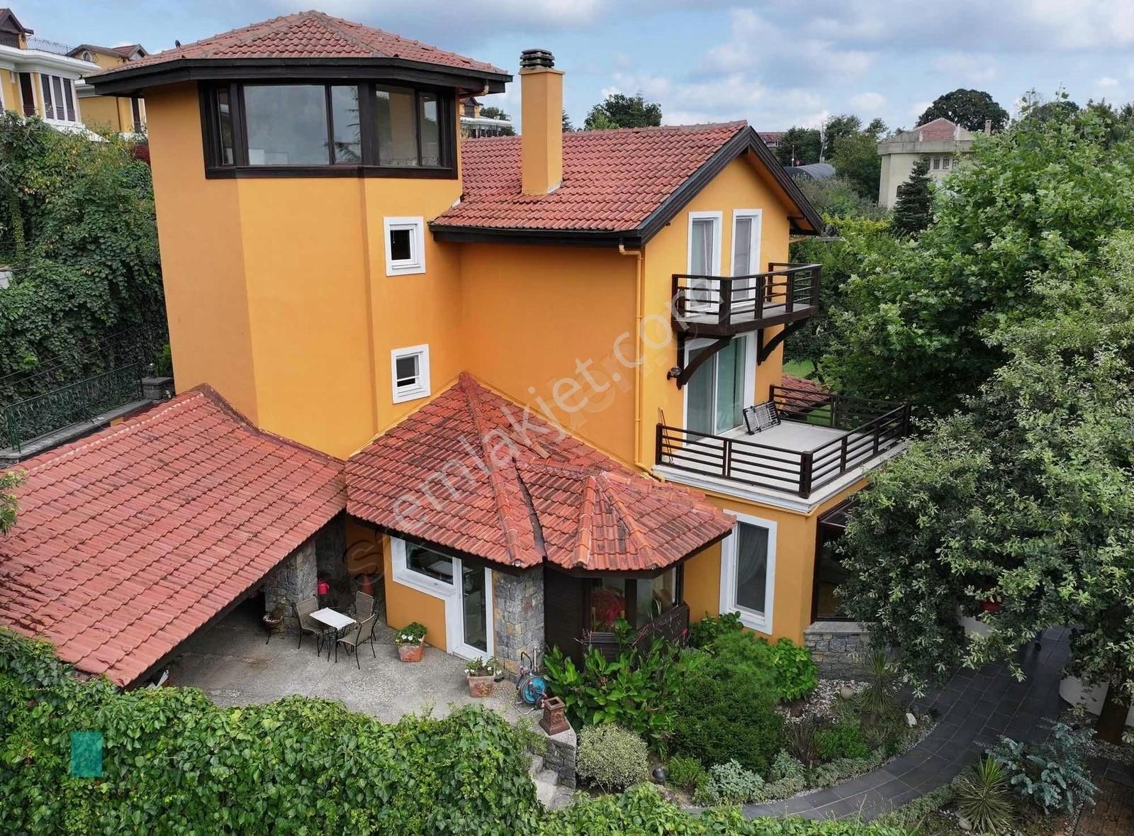 Ömer Demir'den Doğa İle İç İçe 6+1 Satılık Müstakil Villa