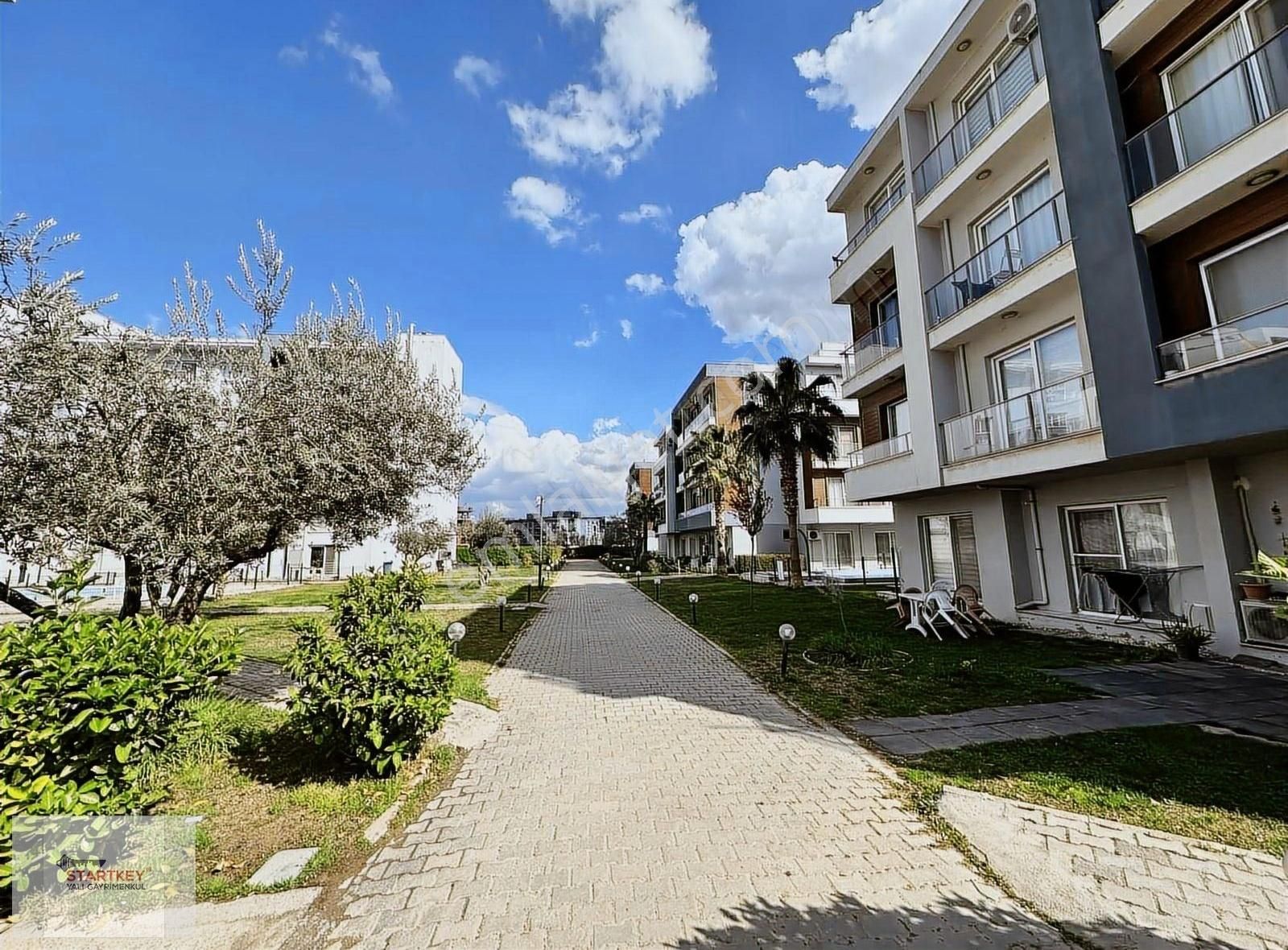 Menemen Seyrek'te Site İçinde Geniş 1+1 Eşyalı Satılık Daire
