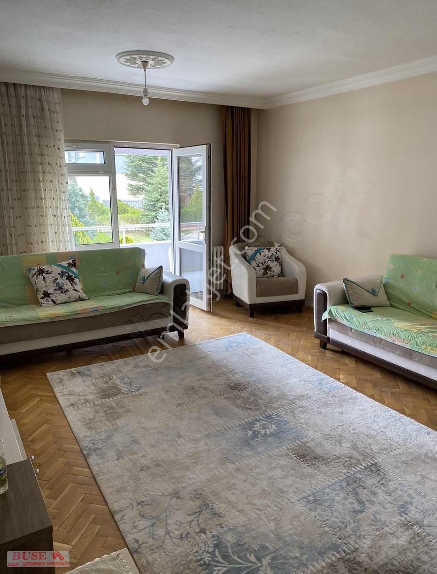 Sultandere Mahallesinde Satılık Ara Kat 3+1 Daire