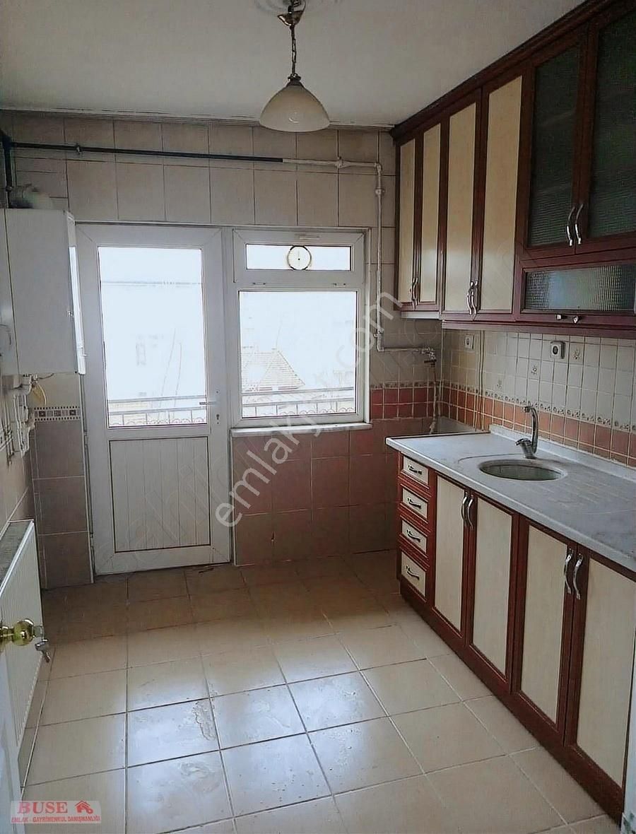 Sütlüce'de Bakımlı Kiralık Geniş 2+1 Daire