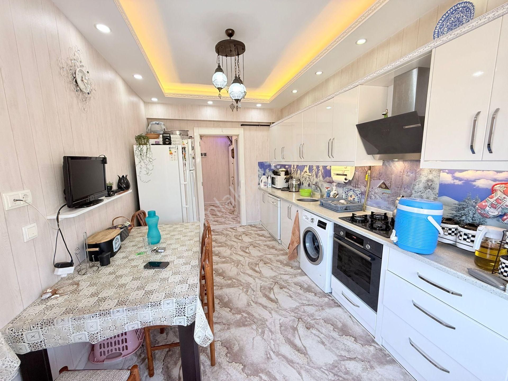 Delen Gayrimenkul'den Beyket'te Satılık 3+1 Daire Muhteşem Konumda Full Bakımlı Ultra Lüx