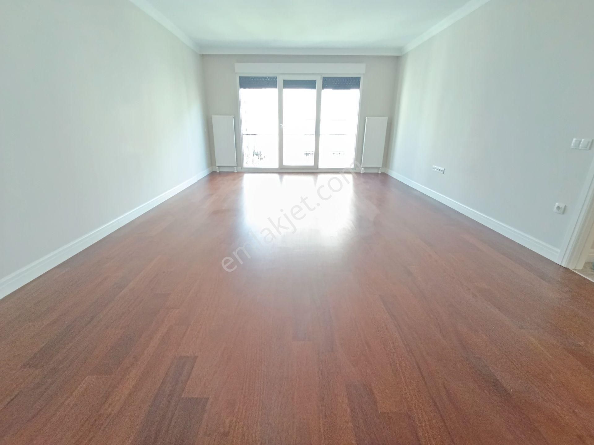 Erenköy Kaşanelerde Bağdat Caddesine Yakın Sıfır Binada 2+1 Daire Emlak Masası