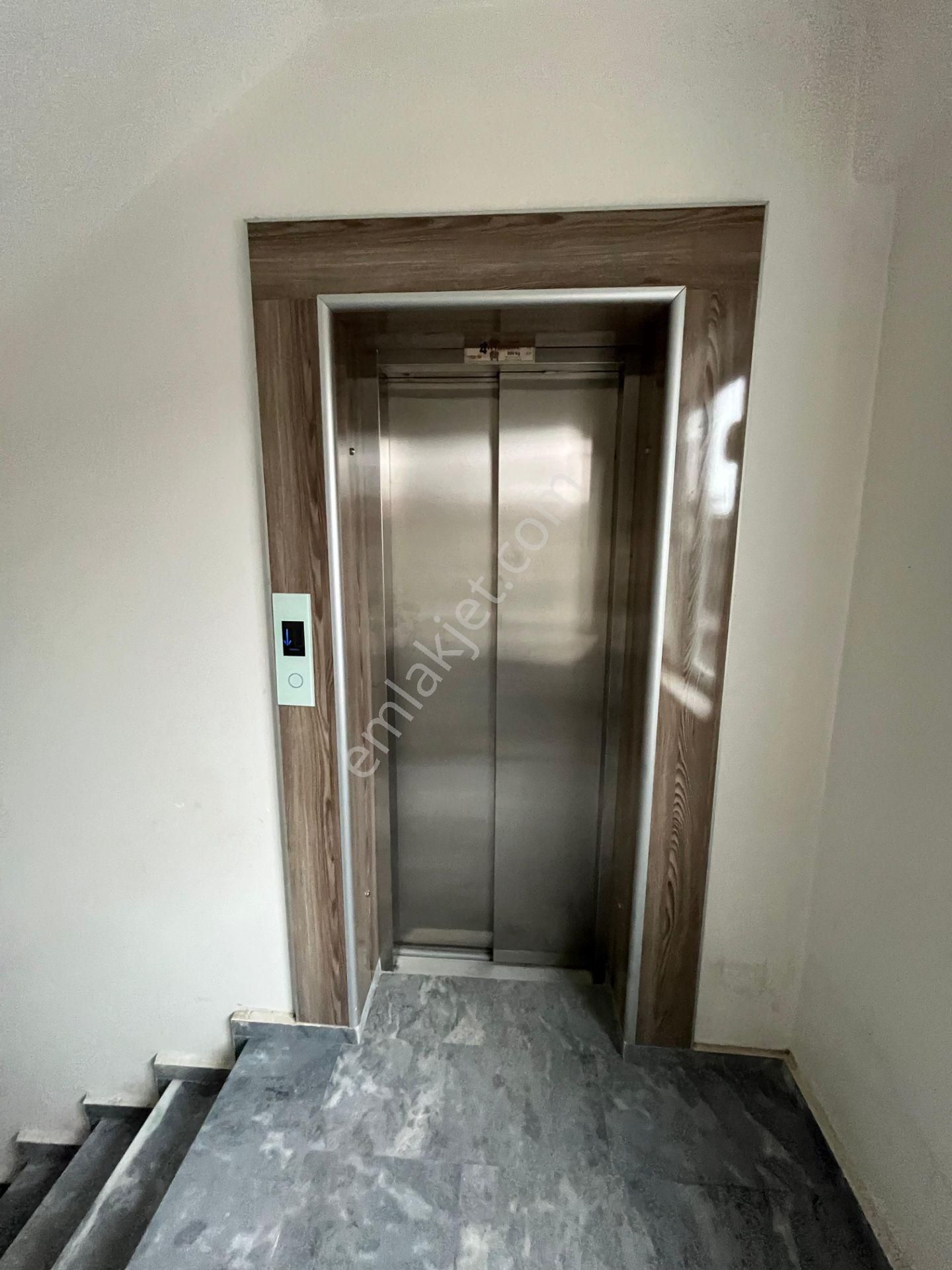 Afyon Üçok Emlaktan İstiklal Mah Satılık 3+1 Asansörlü Daire - Görsel 3