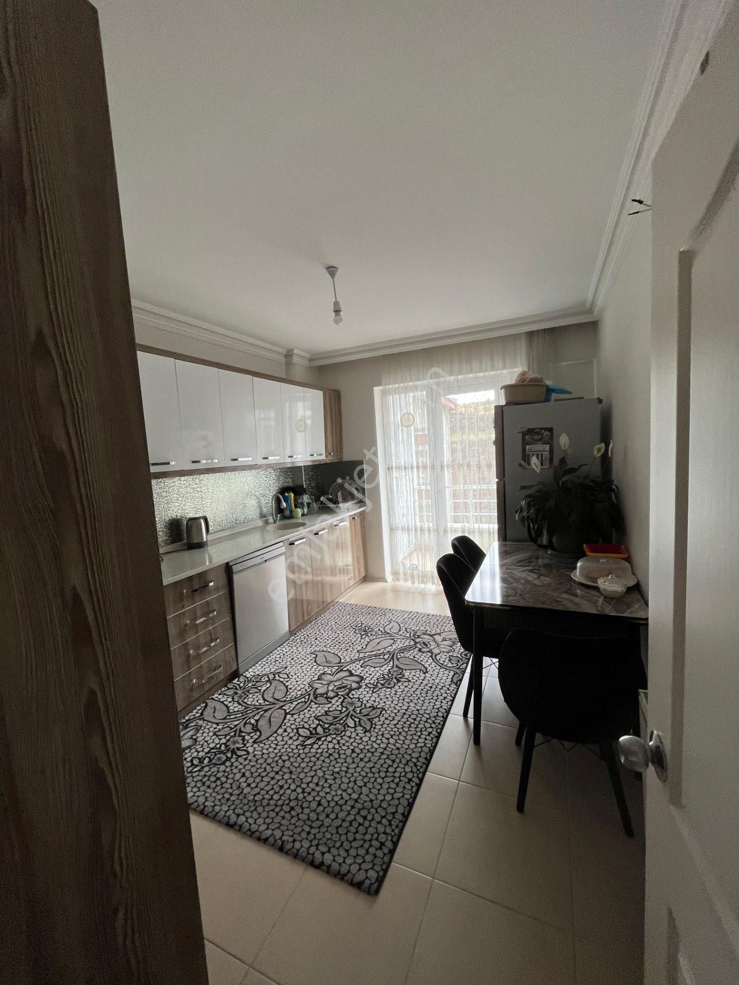 Afyon Üçok Emlaktan İstiklal Mah Satılık 3+1 Asansörlü Daire - Görsel 6