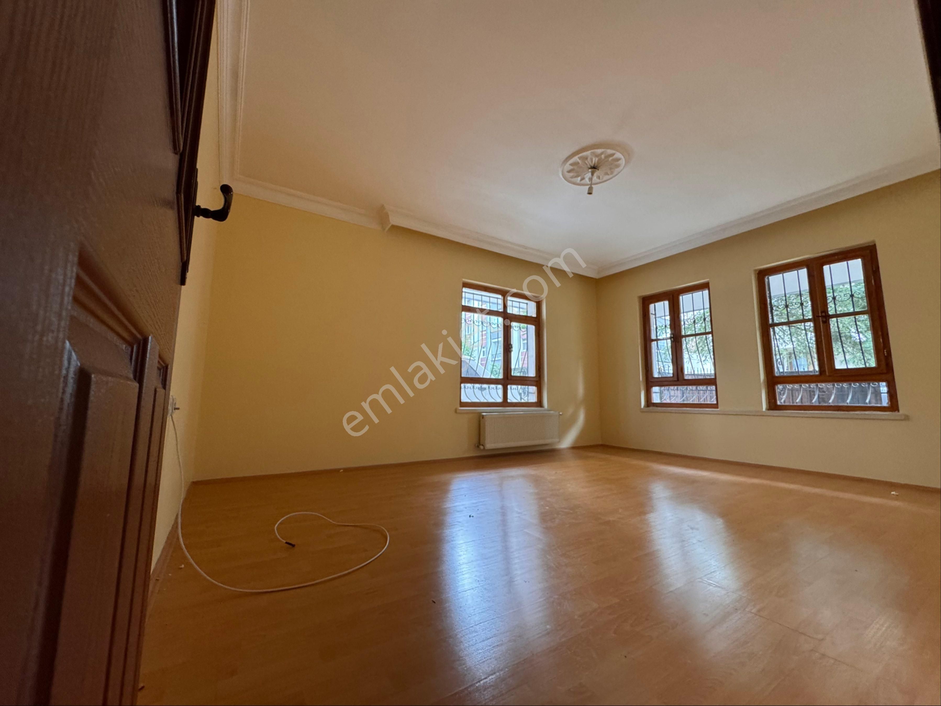 Bademlik Yol Cad Yanı Cam Balkonlu+vestiyerli Geniş 3+1