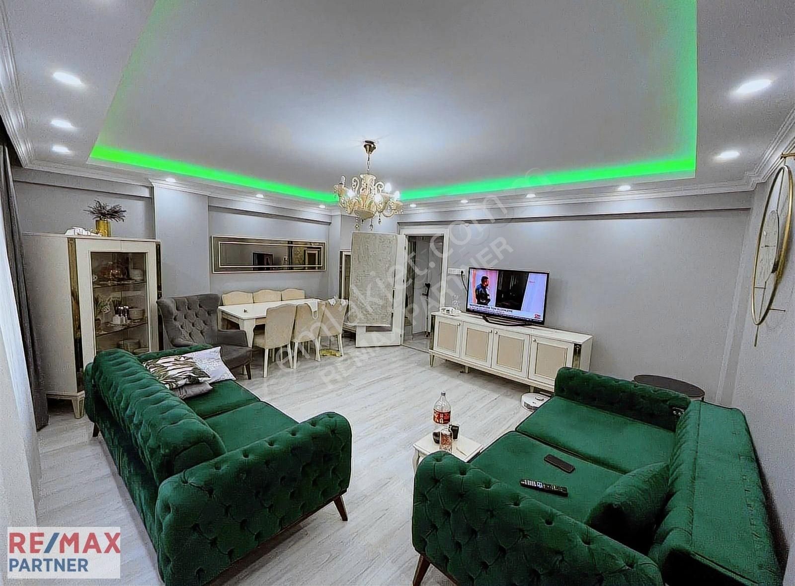 Şirinevler Meydanda 3+1 120 M2 Full Tadilatlı Kiralık Daire
